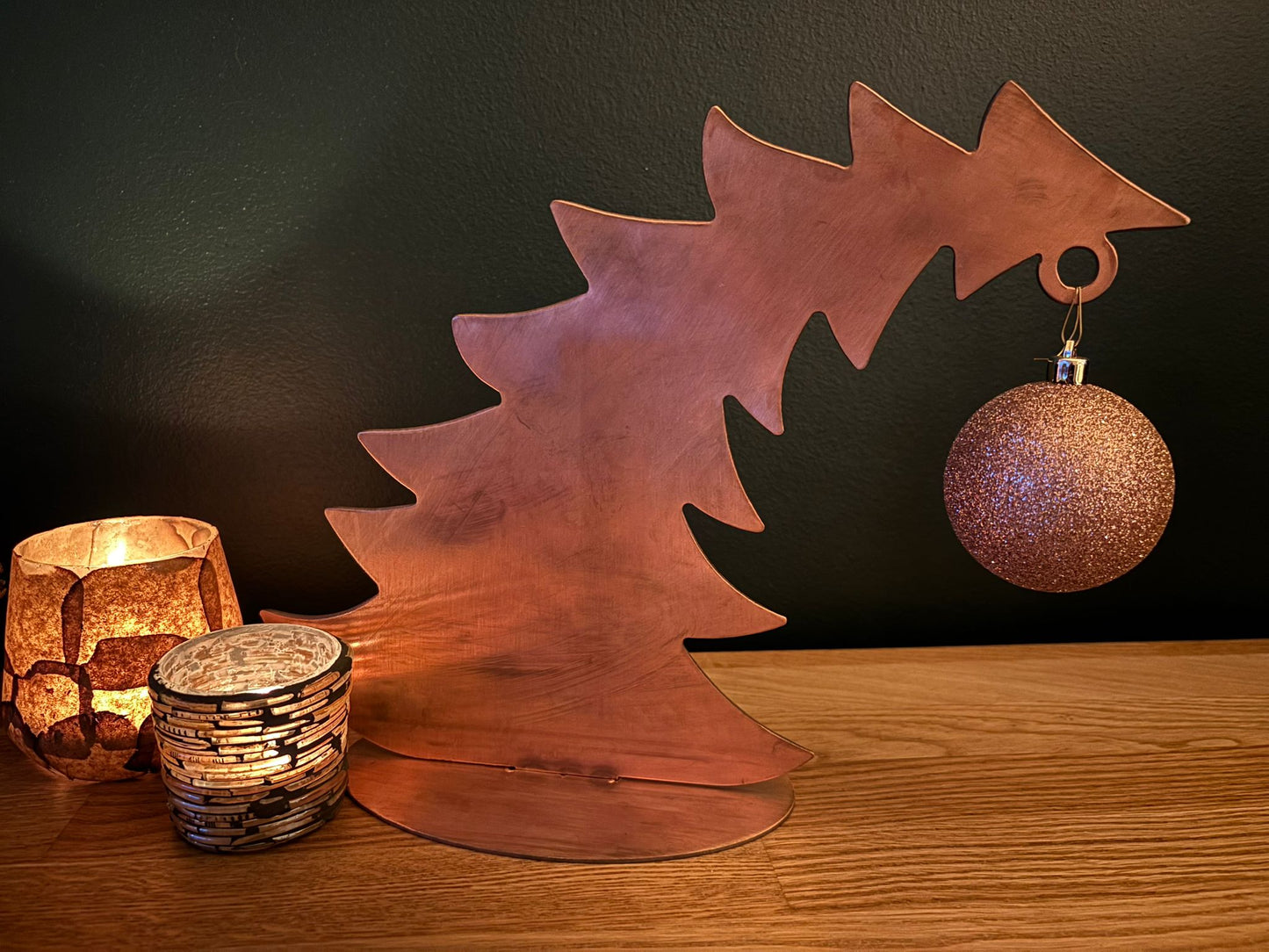 Kerstboom op voet krom