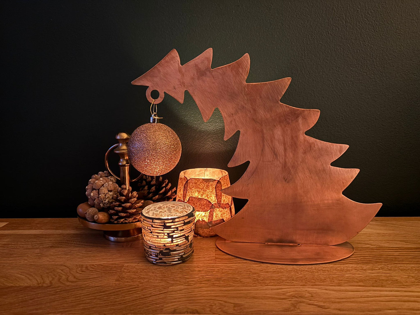 Kerstboom op voet krom